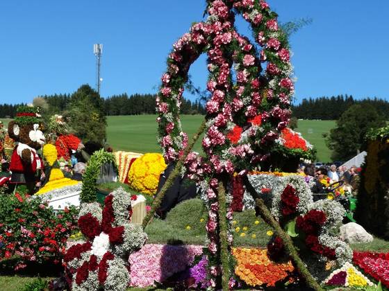 Motiv Notenschlüssel beim Blumenkorso (C) Oststeiermark Tourismus