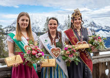 Siegerfoto mit Blumenprinzessin Michaela Gaugl (C) TVB Ausseerland, Christine Struz