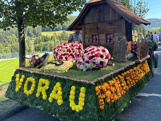 Blumenwagen Vorau (C) Steirische Blumenstraße