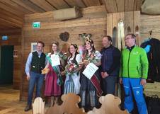 Siegerehrung mit Blumenprinzessin Michaela (C) Blumenhoheiten