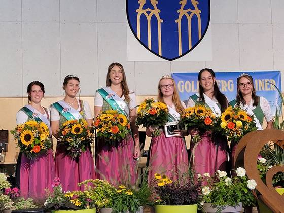 alte und neue Blumenhoheiten (C) Steirische Blumenstraße