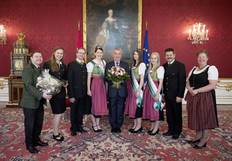 Delegation der Steirischen Blumenstraße in der Hofburg 2016 (C) Carina Karlovits/HBF